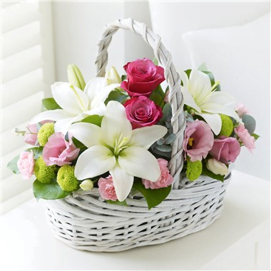 Hoa tươi UK-07 Beautiful Basket - Pink and White